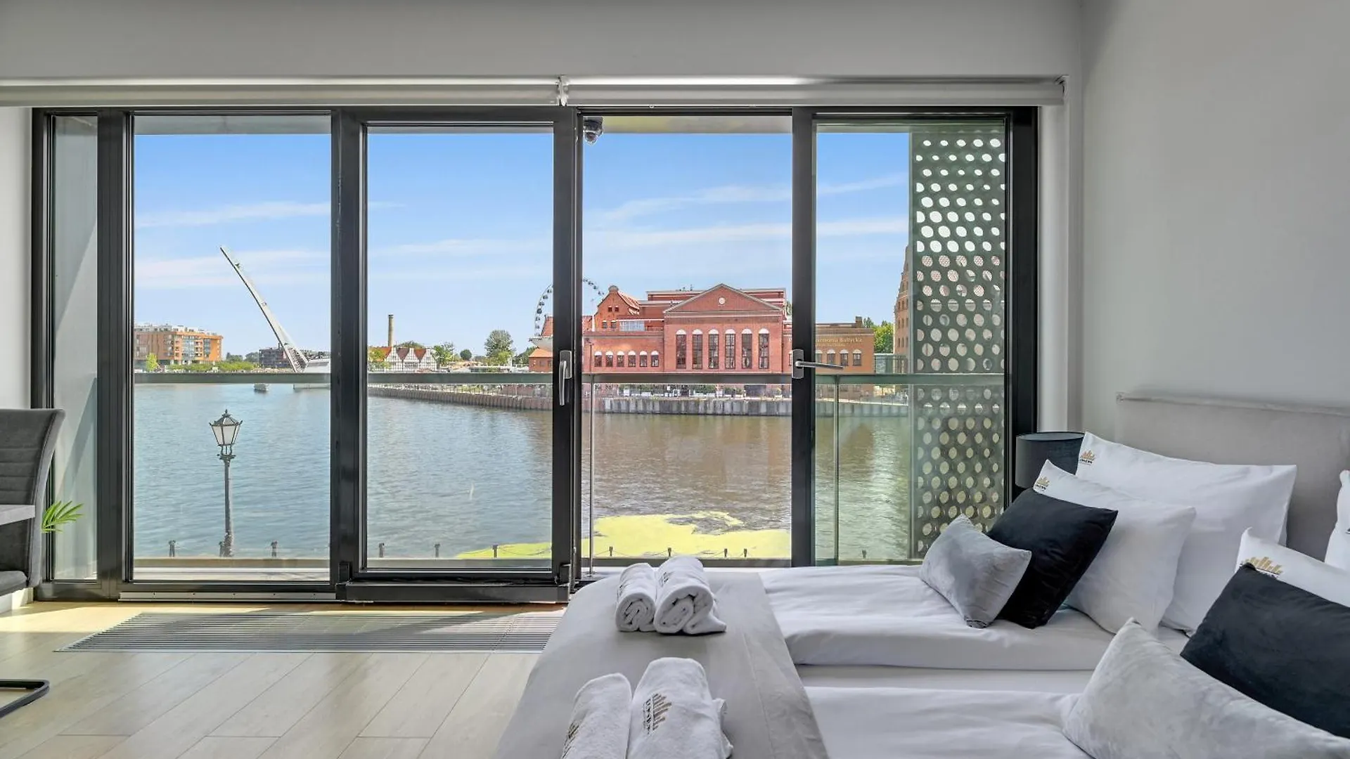 Symfonia Amazing River View Apartment By Downtown Apartments Γκντανσκ